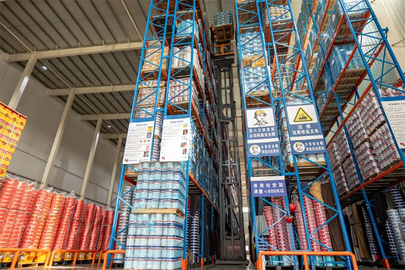 Customer Case | Zowell's VNA man up type Three-Way forklift/Turret Truck Helps Comprehensive Packaging Industry Realize High-Level Dense Storage
