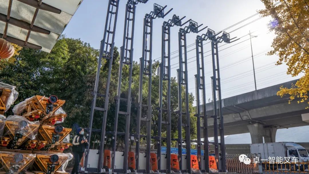 Customer case | Zowell Double Deep Reach Trucks Shipped in Bulk to Help North American Pharmaceutical Enterprises Reconstruct New Warehousing Space